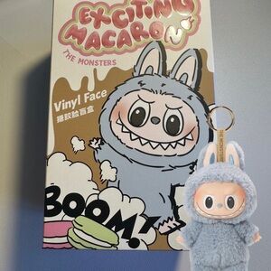 POP MART EXCITING MACARON LABUBU
SEA SALT COCONUT